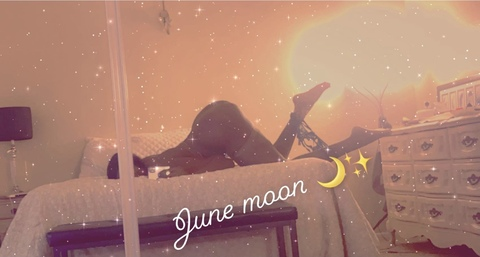 june.moon onlyfans leaked picture 2