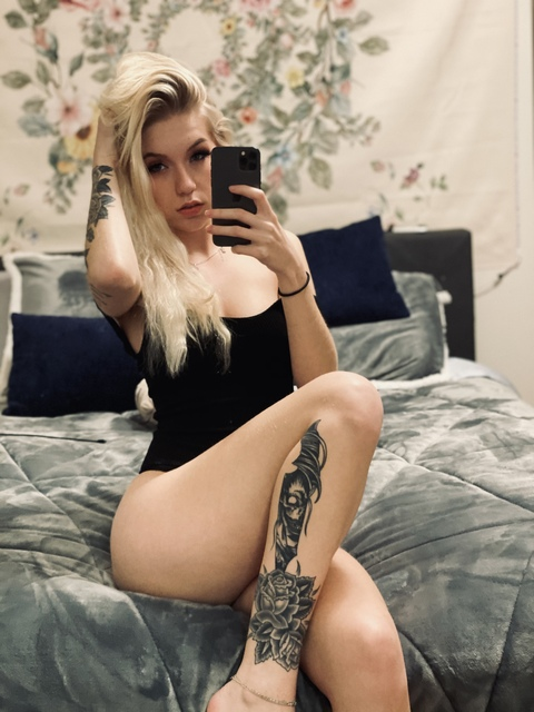 kahleesi16 onlyfans leaked picture 2
