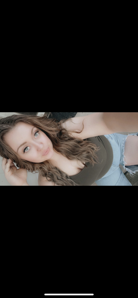 kawaiielliekat onlyfans leaked picture 2