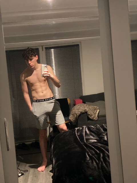 kieranisking onlyfans leaked picture 2