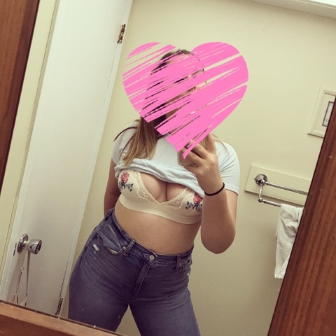 kinkykelcie onlyfans leaked picture 2