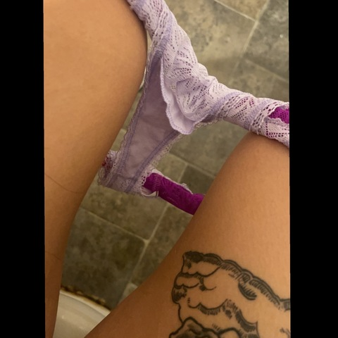 lala.bbyy onlyfans leaked picture 2