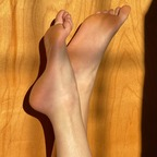 linaslovelyfeet avatar