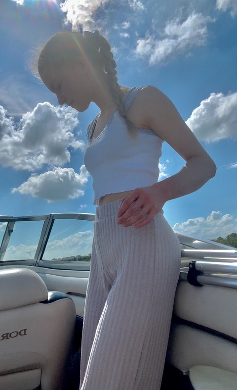 linneasky onlyfans leaked picture 2