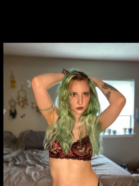 lov3mily onlyfans leaked picture 2