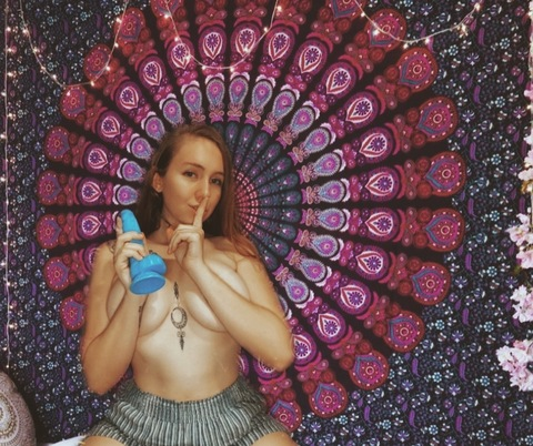 lunababy22 onlyfans leaked picture 2