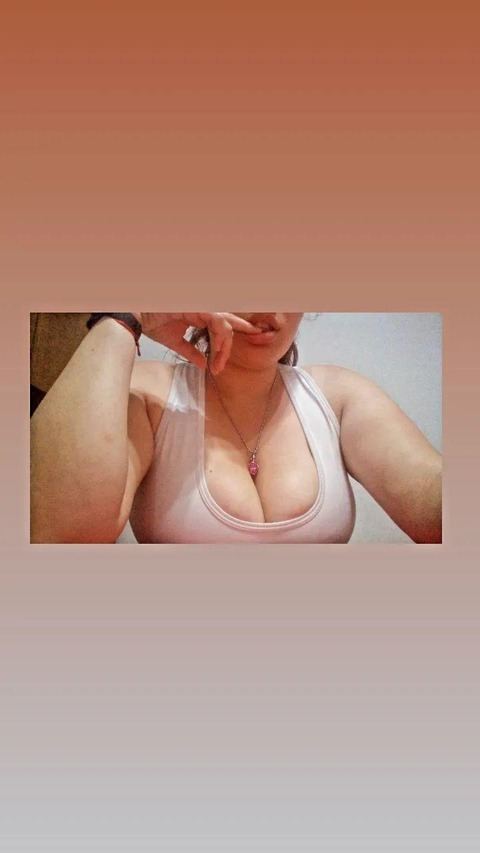 luuluna_27 onlyfans leaked picture 2