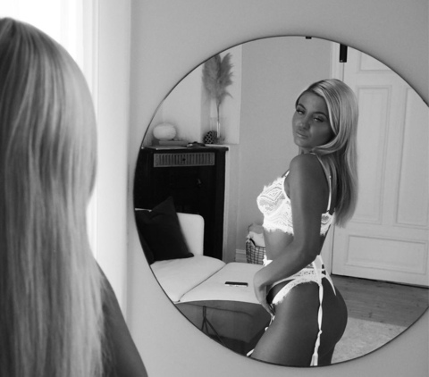 miaenn onlyfans leaked picture 2