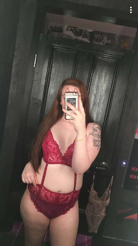 michelleb2000 onlyfans leaked picture 2