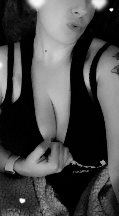 midnightmaiden17 onlyfans leaked picture 2