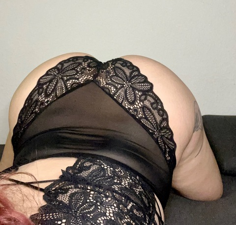 milkmom98 onlyfans leaked picture 2