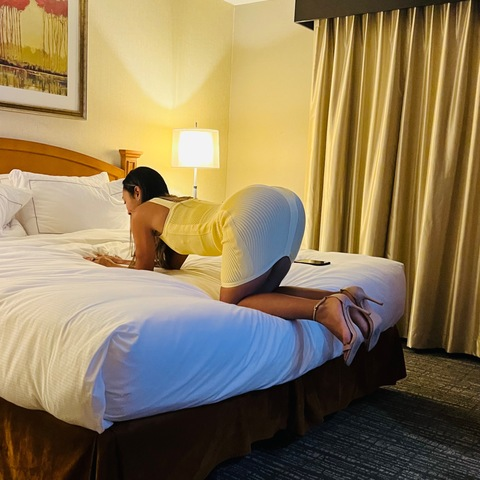 minathehotwife onlyfans leaked picture 2