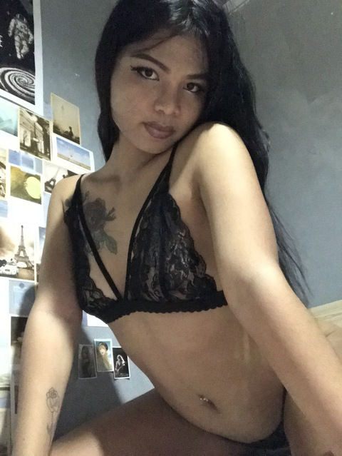 missmoe_thai onlyfans leaked picture 2