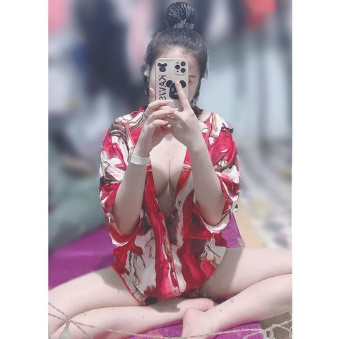 moclinhchi onlyfans leaked picture 2