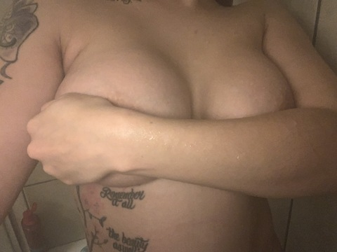 moonsmamma onlyfans leaked picture 2