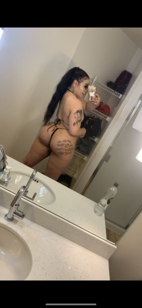 mskaristackz onlyfans leaked picture 2