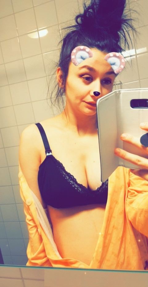 nanaviola onlyfans leaked picture 2