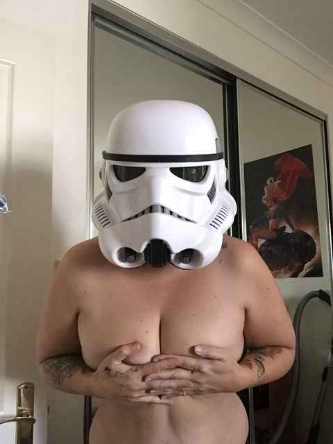 nerdycurvyflirty onlyfans leaked picture 2