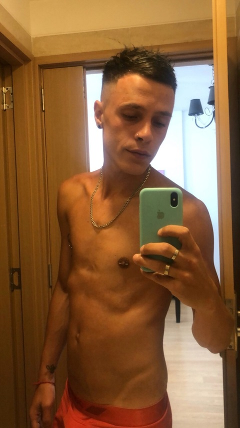 ninorhlm27 onlyfans leaked picture 2