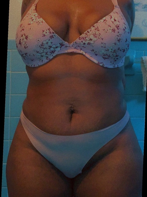 onlyvybez11 onlyfans leaked picture 2