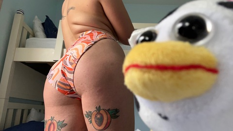 peaches_and_pussy onlyfans leaked picture 2