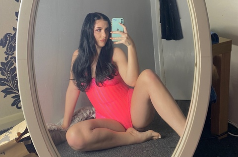 peachygabriella onlyfans leaked picture 2