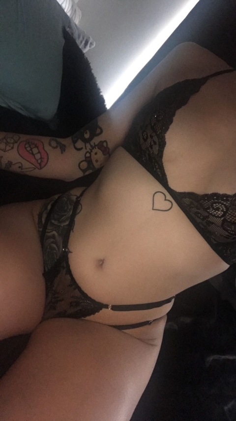 phiaaa_xxx onlyfans leaked picture 2