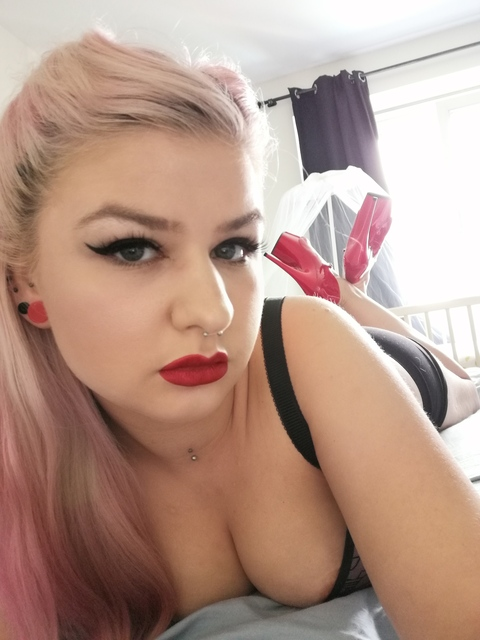 pinuprosie onlyfans leaked picture 2