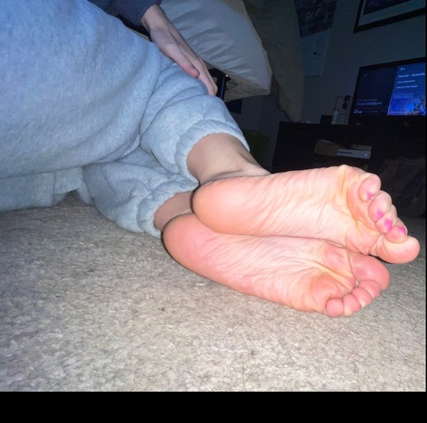 prettylittlefeet0014 onlyfans leaked picture 2