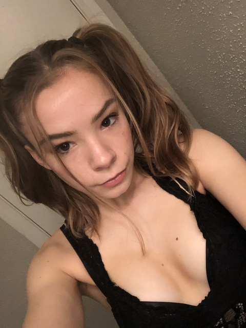 queencrystal onlyfans leaked picture 2
