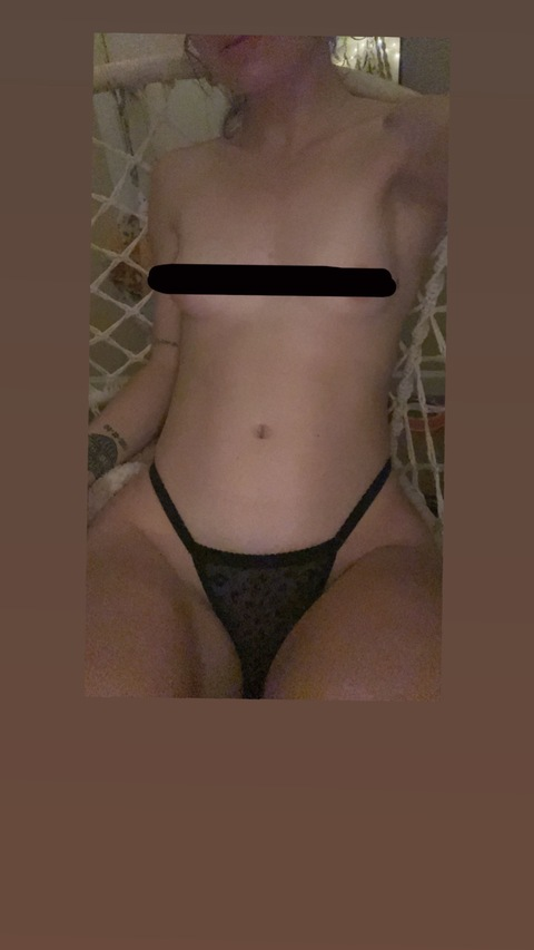 reneexxm0 onlyfans leaked picture 2