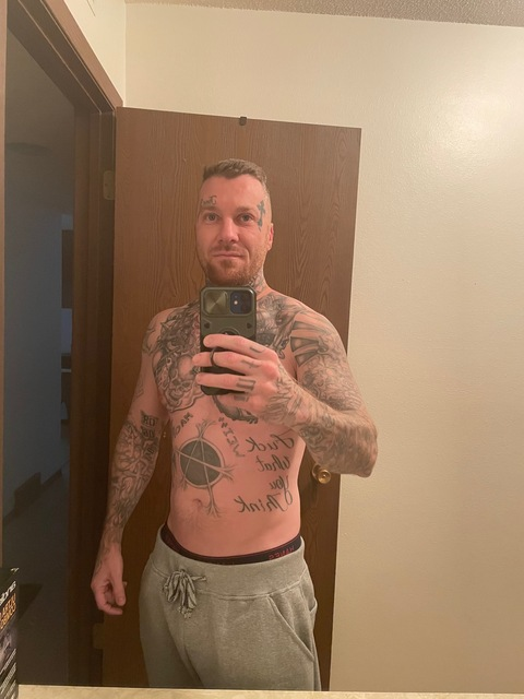 robertk1985 onlyfans leaked picture 2