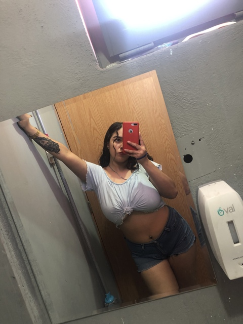 rosyrous onlyfans leaked picture 2