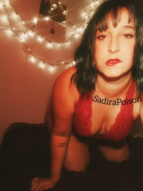sadirapoison7 onlyfans leaked picture 2