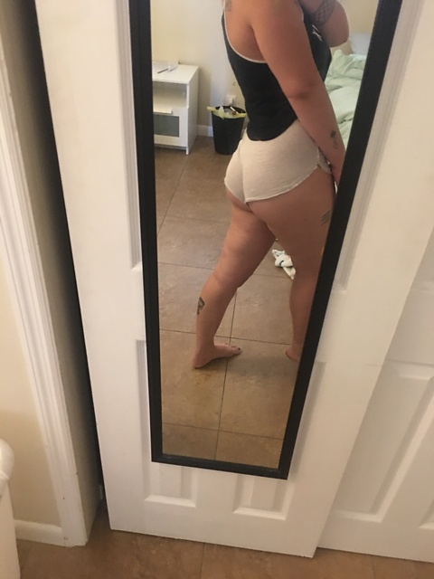 sexylilith69 onlyfans leaked picture 2