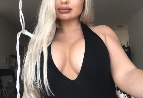 sheasomer onlyfans leaked picture 2