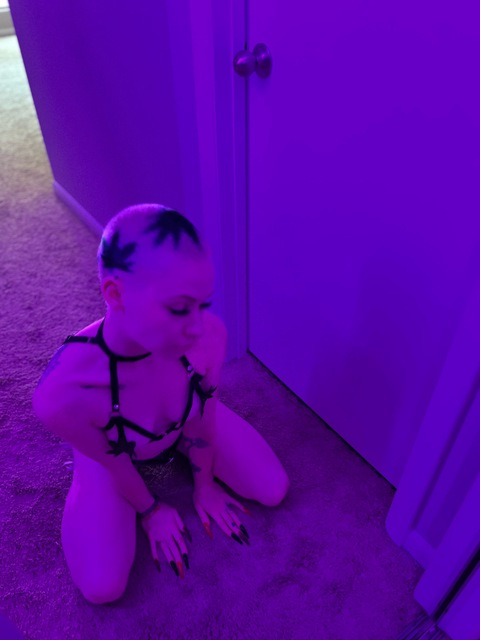 smokinbabybitch onlyfans leaked picture 2