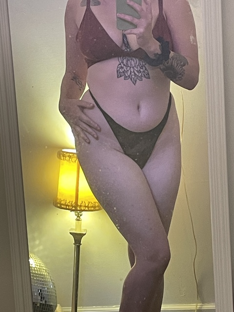 softnsweet77 onlyfans leaked picture 2