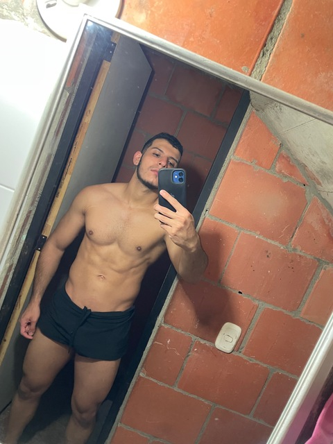 stiking123 onlyfans leaked picture 2