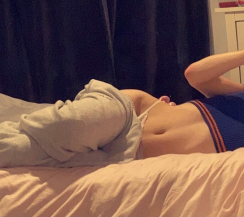 strawberrytwinkk onlyfans leaked picture 2