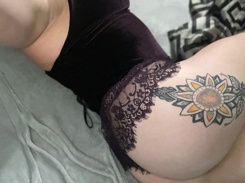 sunflowergoddess29 onlyfans leaked picture 2