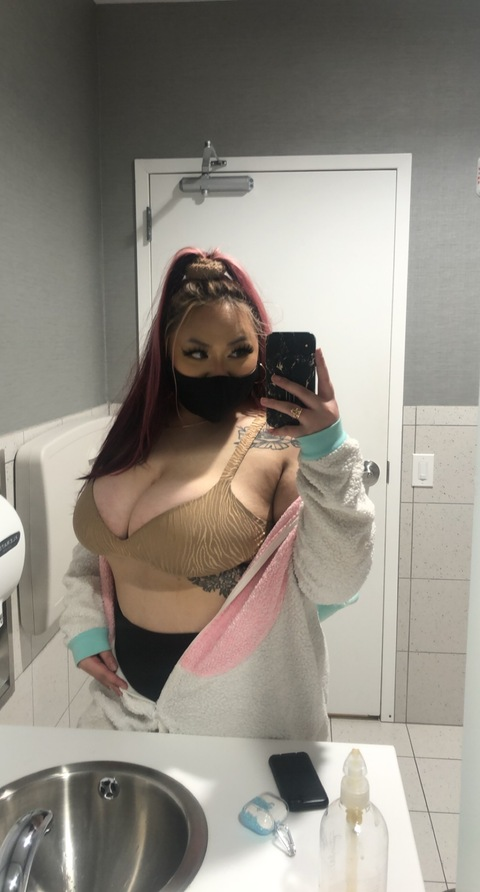 thicchubbychicc onlyfans leaked picture 2