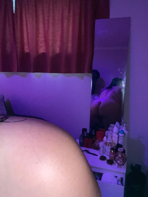 thickbitchlele onlyfans leaked picture 2