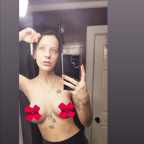 tinysarafree onlyfans leaked picture 2