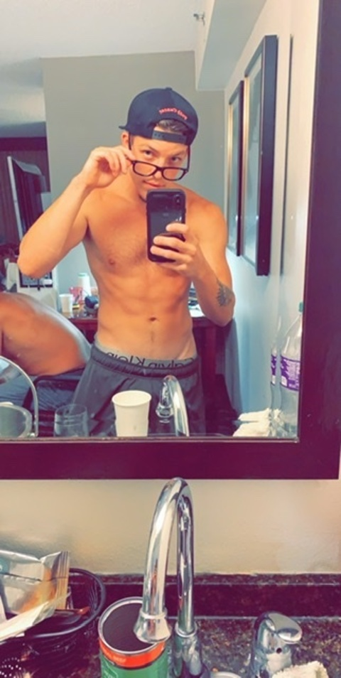 tylerld96 onlyfans leaked picture 2