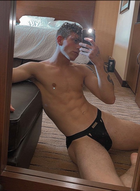 u212888488 onlyfans leaked picture 2