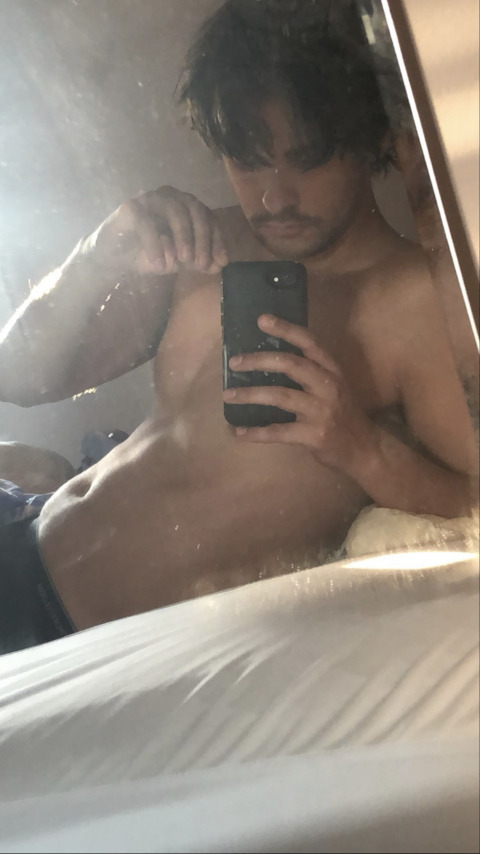 u26116232 onlyfans leaked picture 2