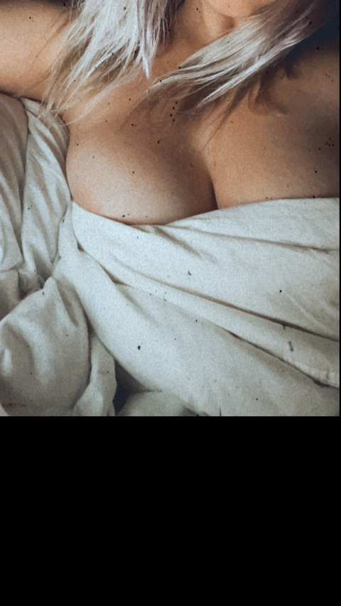 ursulakurkovik onlyfans leaked picture 2